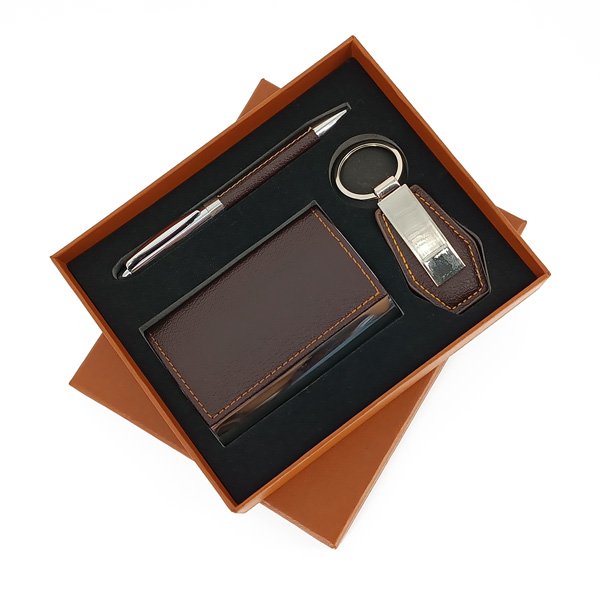 Customizable Men's Gift Set: Pen, Keyring & Business Card Holder Brown