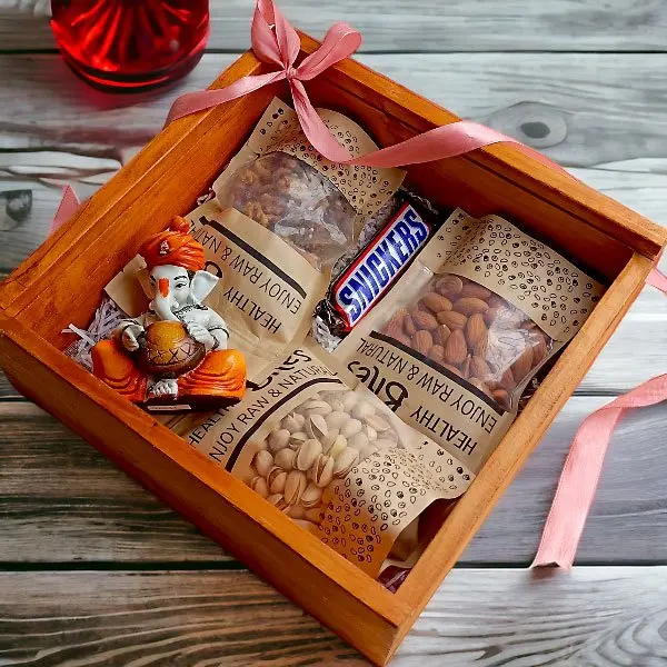 Ganesh Statue With Dry Nuts Gift Box