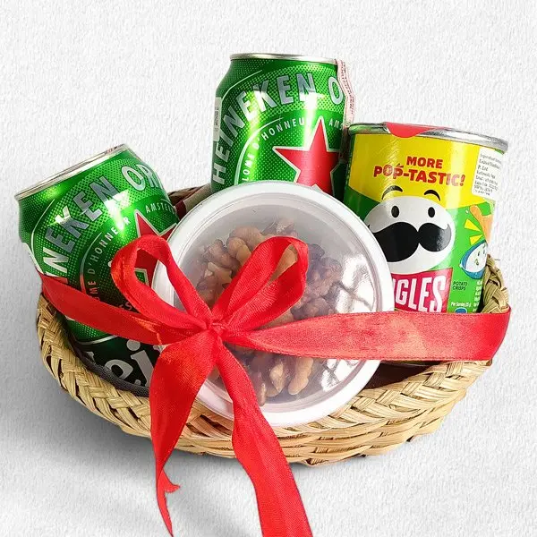 Cheers & Crispy Delights Basket