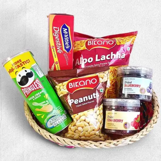 Crunchy and Tasty Food in a Basket