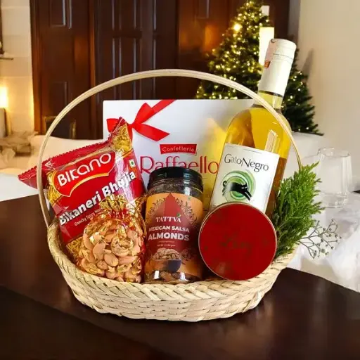 Candlelight & Treats Holiday Combo